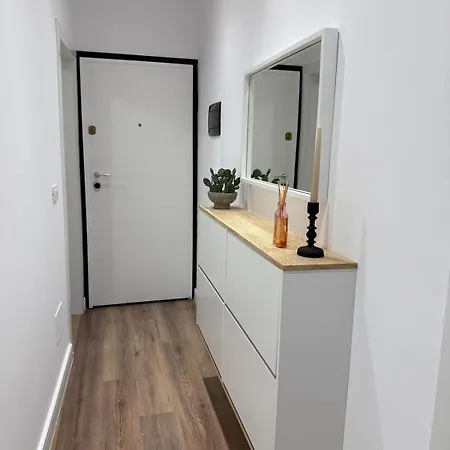 Apartmán Lemon Garden Cozy 2br Private Garden Center