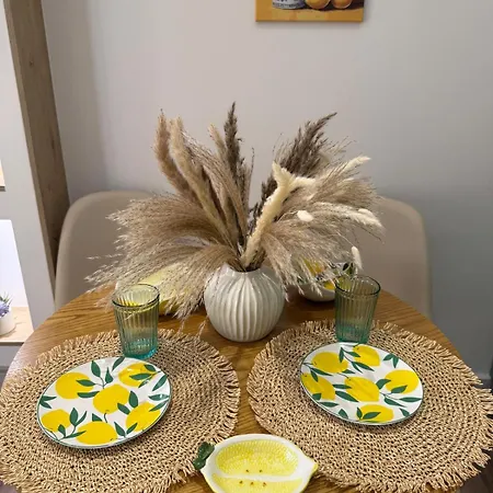Apartmán Lemon Garden Cozy 2br Private Garden Center