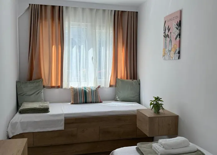 Lemon Garden Cozy 2br Private Garden Center 地拉那